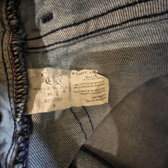 Rock & Republic Jean Shorts Women 4 Blue Mid Rise Distressed Stretch  (Sz4 W28) - Picture 9 of 16